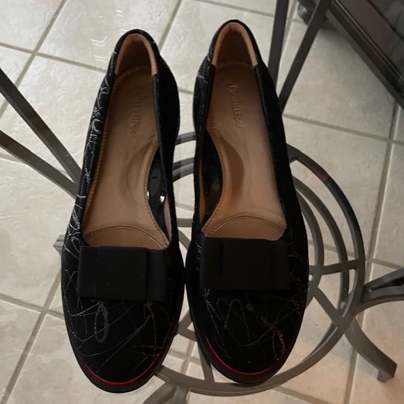 Like NEW  Beautiful Black Leather Loafers    37 - Picture 8 of 16